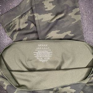 Size Large SPANX Leggings Camo Green High waist